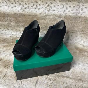 CHOCOLAT BLU BLACK SUEDE WEAVER BOOTIE